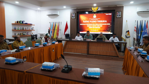 Kegiatan rapat pleno terbuka KPU Kota Makassar, penetapan rekapitulasi Pemutakhiran Data Pemilih Berkelanjutan (PDPB) Triwulan IV Tahun 2025