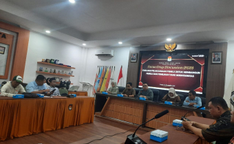 Komisi Pemilihan Umum (KPU) Kota Makassar menggelar Focus Group Discussion (FGD) bertema “Evaluasi Pelaksanaan Pemilu untuk Membangun Pemilu dan Pemilihan yang Berintegritas”, Kamis (6/11/2025), di Aula Kantor KPU Kota Makassar.