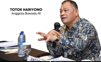 Totok Hariyono, Anggota Bawaslu RI saat menghadiri kegiatan Rakornas Evaluasi Pemutakhiran Data Pemilih Berkelanjutan di Jakarta.